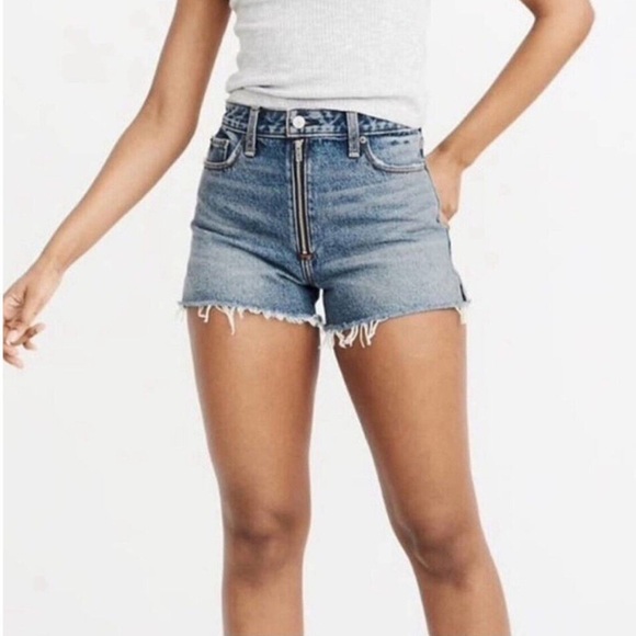 NWT, Abercrombie & Fitch Annie High Rise Distressed Short, Sz 29/8 - Picture 2 of 12